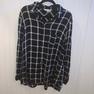 button down black & white plaid classic top